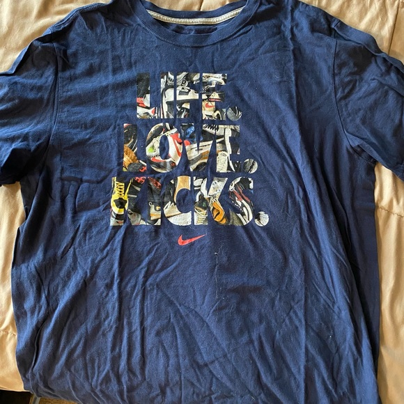 Nike graphic tee size XL - Picture 1 of 3
